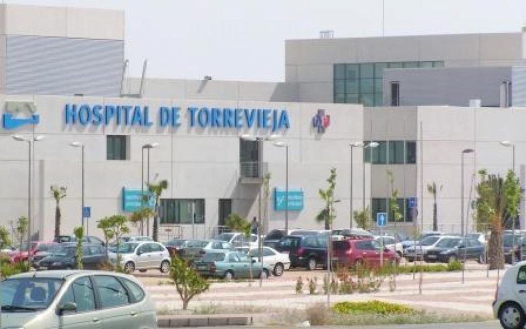 Supporters of public health system demand Torrevieja (Alicante) hospital manager's resignation