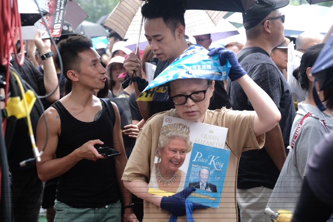 Hong Kong residents come out to mourn the passing of Queen Elizabeth II
