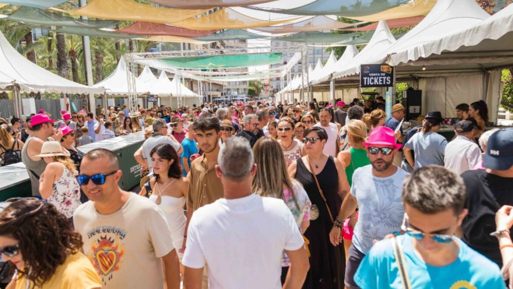 Elche fiestas pull in a phenomenal crowd with tourist figures better than pre-covid