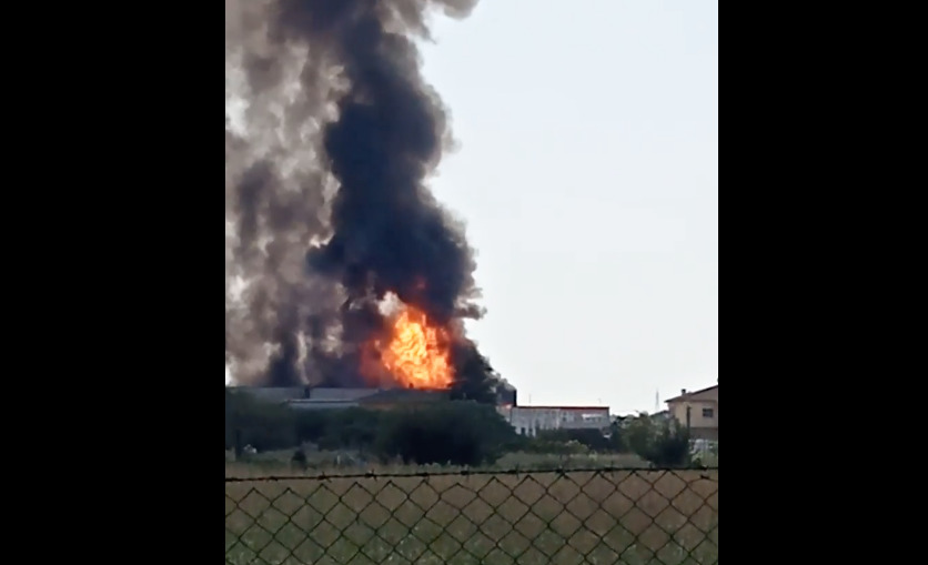 WATCH: Two people injured after fire breaks out at Bergen cosmetics company in Castel d'Azzano, Italy