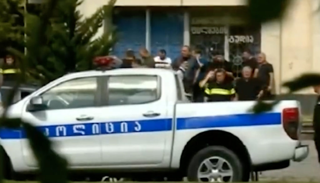 BREAKING NEWS: Armed robber at bank in Kutaisi, Georgia demands Russian flag