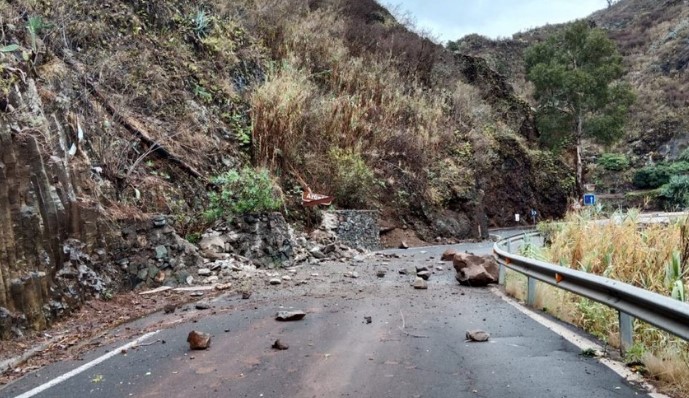 Storm Hermine batters the Canary islands with flooding, landslides, and 252 flights cancelled