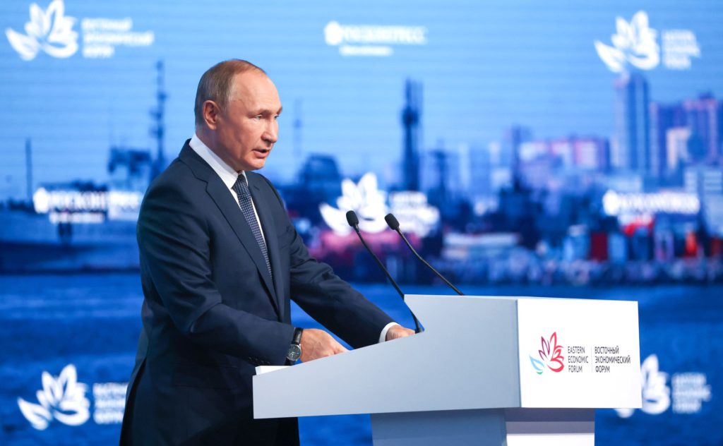 Putin mocks the US' "waning dominance" and inability of Western elites amid rising tensions