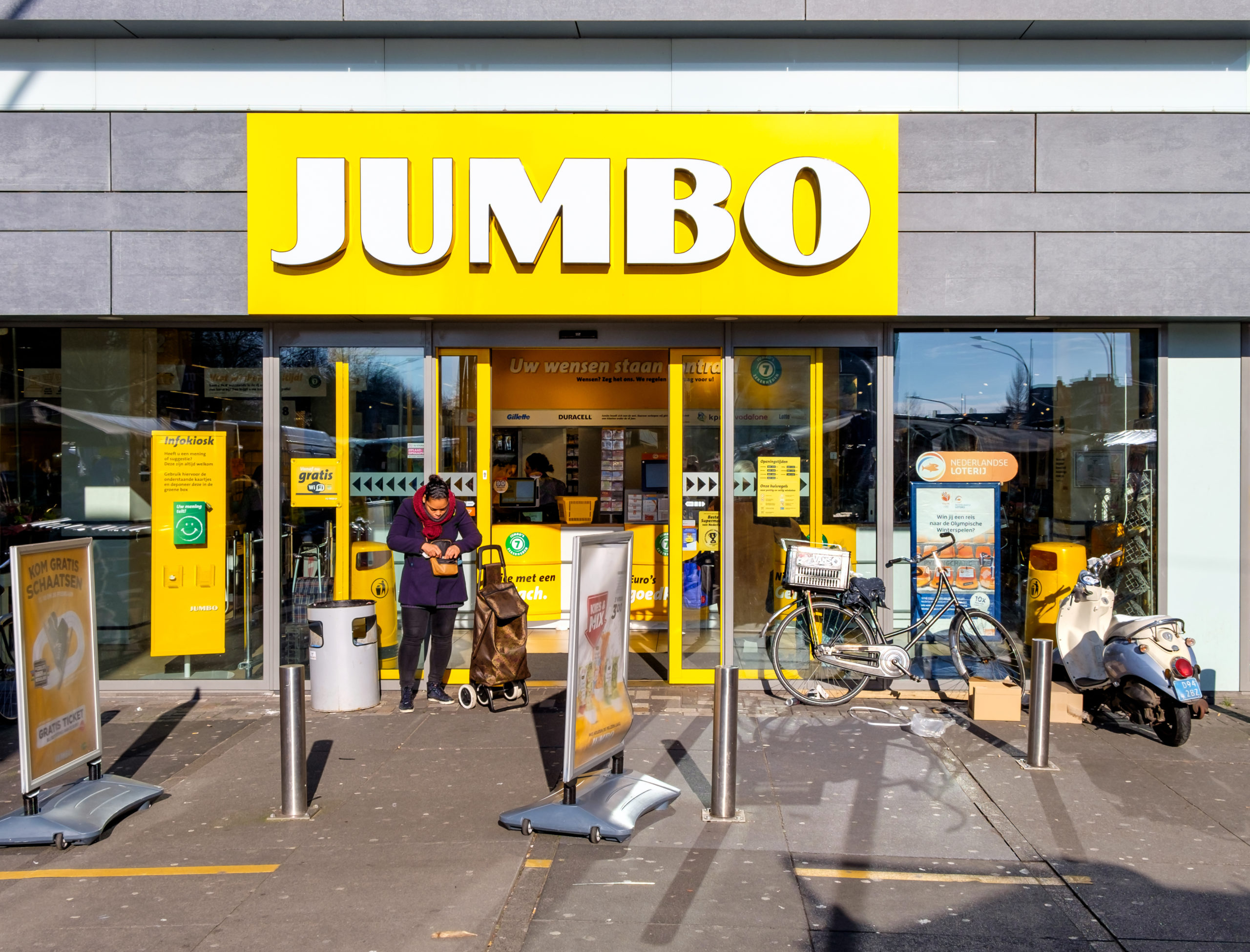 De woning van Fritz van Erdt, topman van de Nederlandse supermarktketen Jumbo, wordt onderzocht wegens witwassen