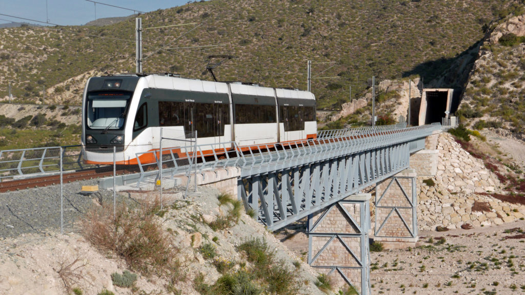  Seeing up to 5,500 passengers a night Alicante to bring back night-time TRAM