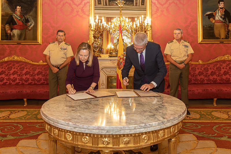 Spain's Ministry of Defence signs transport agreement with train operator RENFE
