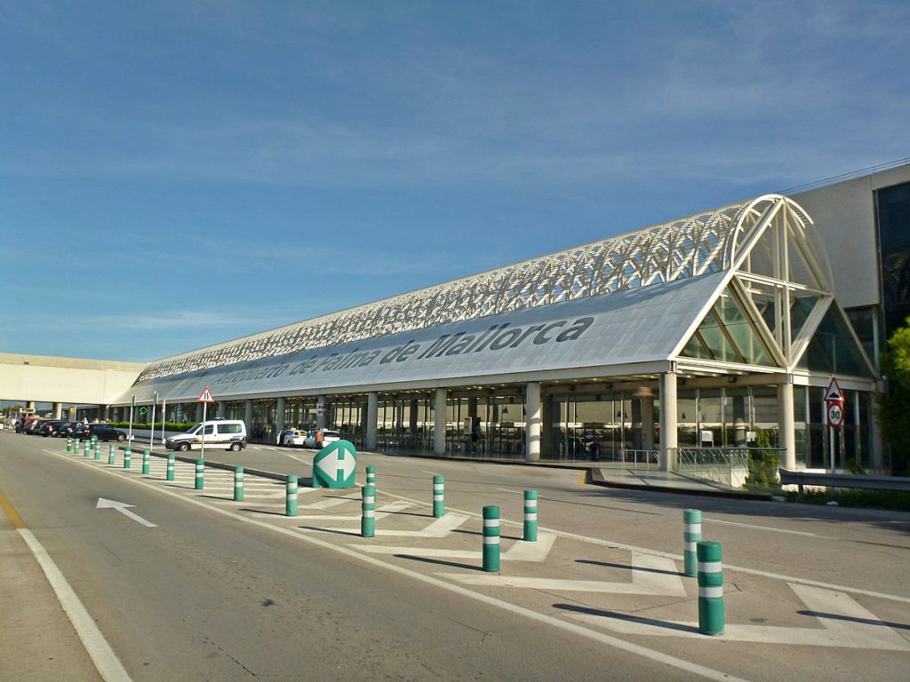 Man steals more than 200 luggage trolleys from Palma Airport for profit