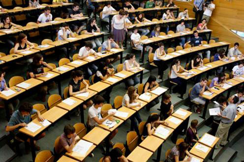 Almost half of Spaniards aged 25-34 have higher education (above the European average)