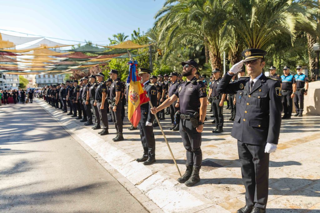 Elche (Alicante) mayor applauds Policia Local as a truly essential service