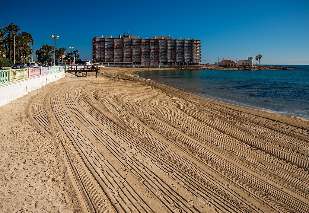 New promenade for Playa de Los Locos promenade in Torrevieja (Alicante)