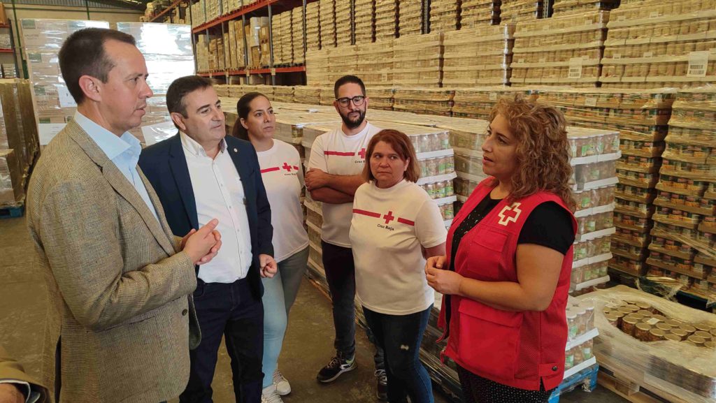 Almeria Red Cross helping with the second phase of the Food Aid Plan