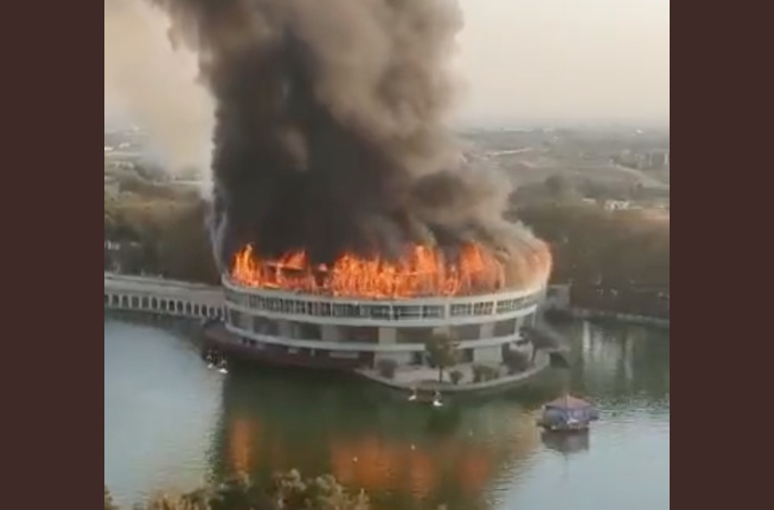 WATCH: HUGE structure fire near Eram Park Lake in Tehran, Iran