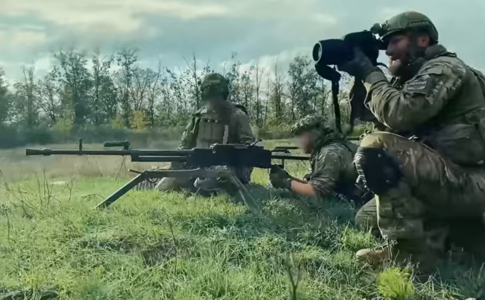 WATCH: Belarus' Kastus Kalinovsky Regiment uses 12.7mm large-calibre machine gun to scare off Russian soldiers