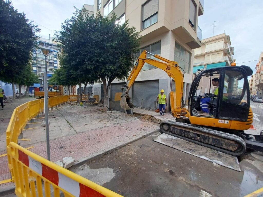 No more fibrocement as waterpipes are removed from three Santa Pola (Alicante)