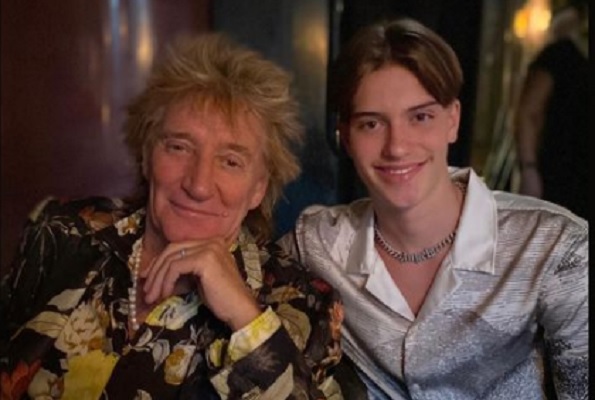 Rod Stewart’s loses his two brothers two months apart