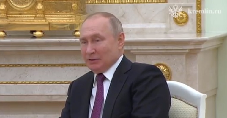 Putin ducks scrutiny as cancels his annual press conference