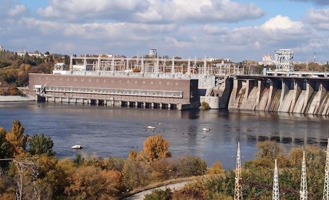 Russia attacks Ukrainian hydroelectric power plants and other critical infrastructure