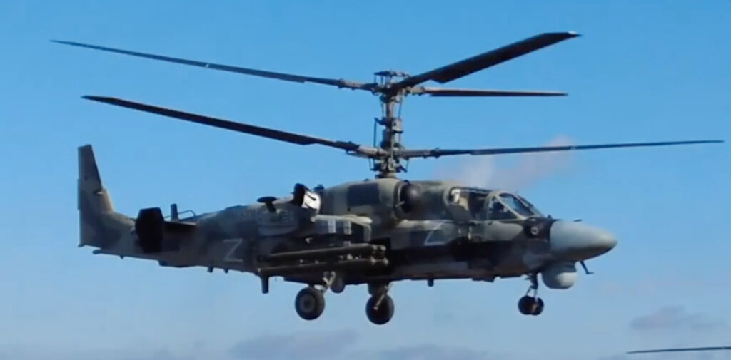 WATCH: Russian Ka-52 "Alligator" attack helicopters "on the hunt"