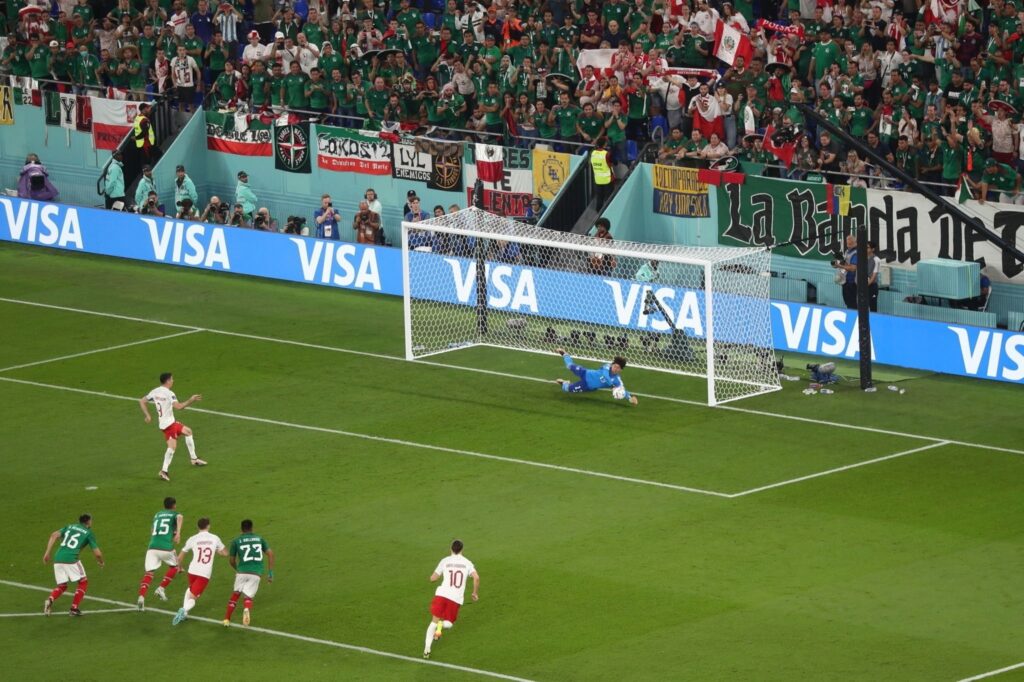Pien's commentary praised as Lewandowski fluffs his lines for Poland at Qatar World Cup