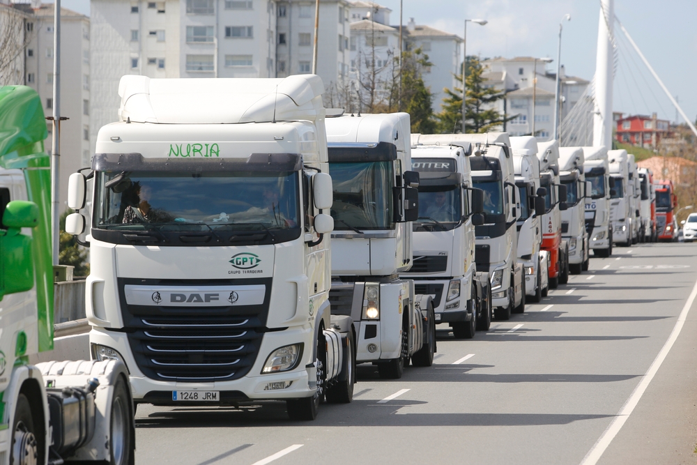 Spain moves to protect consumers and producers from truck driver strike