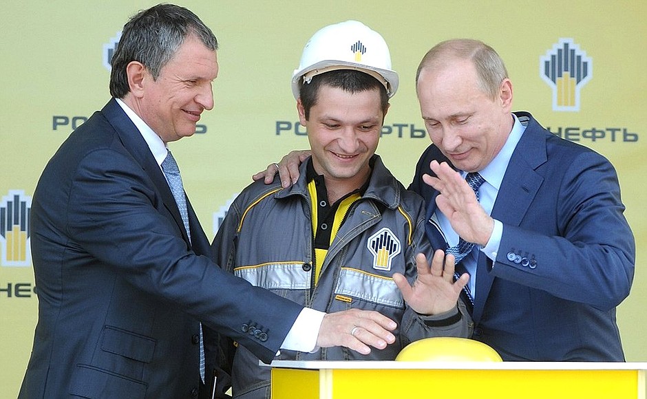 Vladimir Putin at opening of Tuapse Oil Refinery