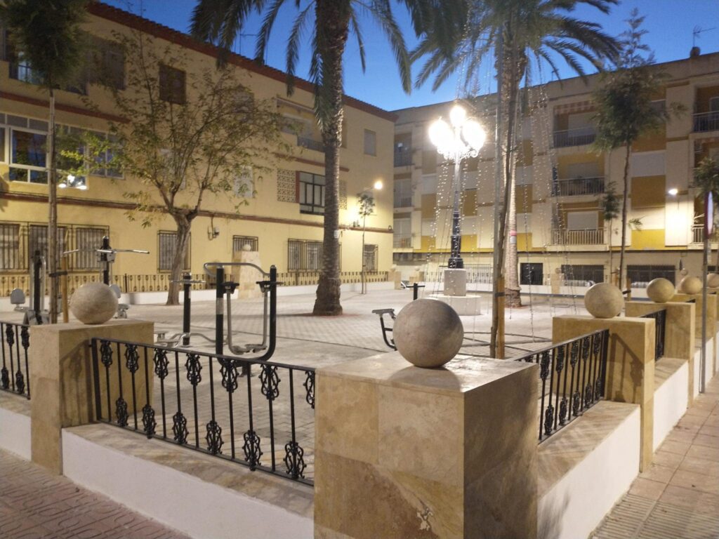 Call to bring back the benches to remodelled Albox (Almeria) plaza