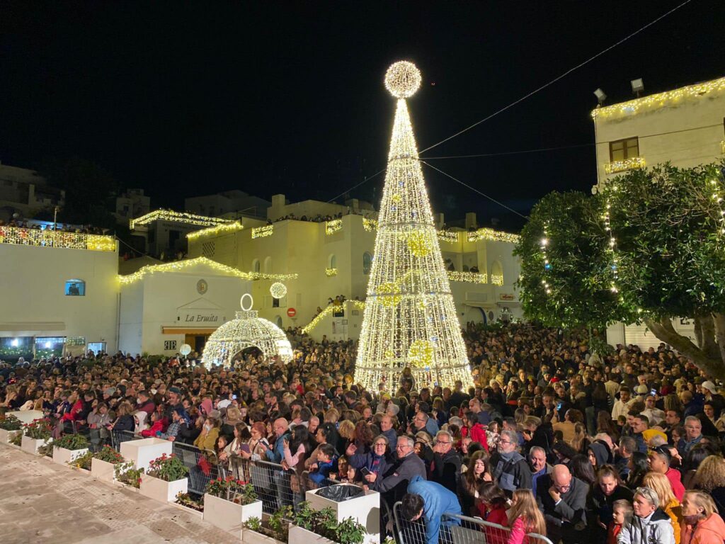Mojacar (Almeria) gets free publicity as well as Ferrero Rocher's Christmas lights