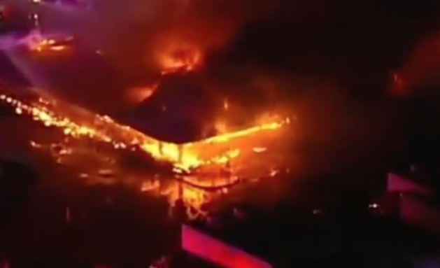WATCH: HUGE fire at Flying J petrol station in San Antonio Texas (USA)