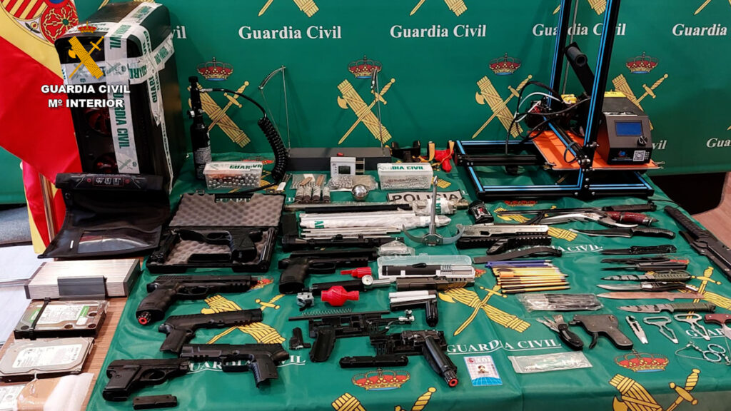 Man arrested in Spain for manufacturing illegal weapons and posting tutorials online.