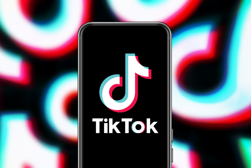 TikTok pledges to increase fight against disinformation in EU