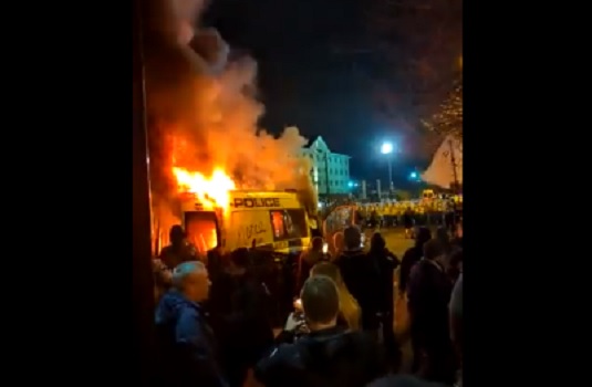 Chaotic scenes as far right protestors target Merseyside hotel housing asylum seekers