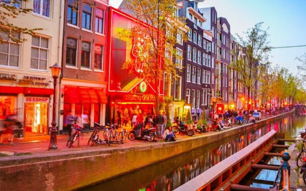 Smoking cannabis could be banned in Amsterdam's famous red light district