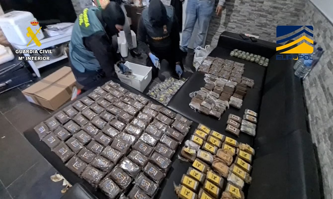 Guardia Civil seizes more than two tons of hashish in the Sevilla region of Spain