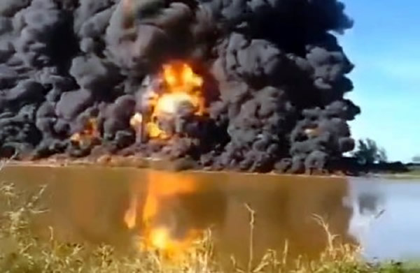 Huge blaze at Mexico's largest oil storage facility in Veracruz