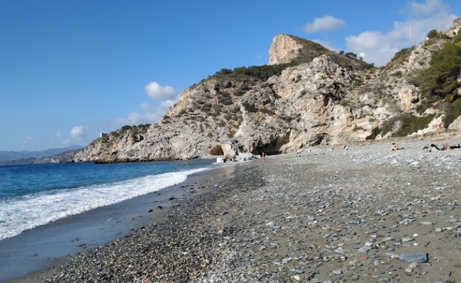 Investigation into discovery of a body on a beach in the Malaga municipality of Maro