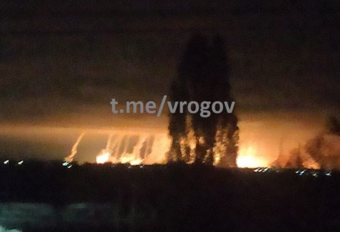 BREAKING: HUGE explosions reported in Dnipropetrovsk city of Pavlohrad in eastern Ukraine