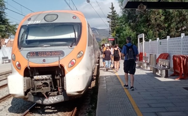 Person using 'unauthorised crossing point' tragically knocked down by a train in Montcada i Reixa, Barcelona