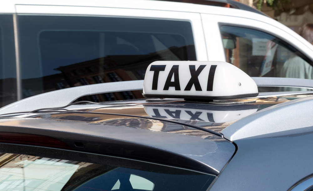 Taxi driver in UK injures elderly woman and robs her twice within two months  