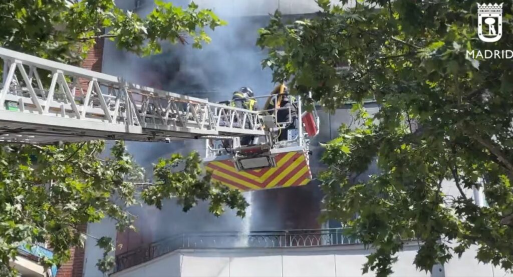 Firefighters save baby during heroic rescue after blaze kills 40-year-old man in Spain 