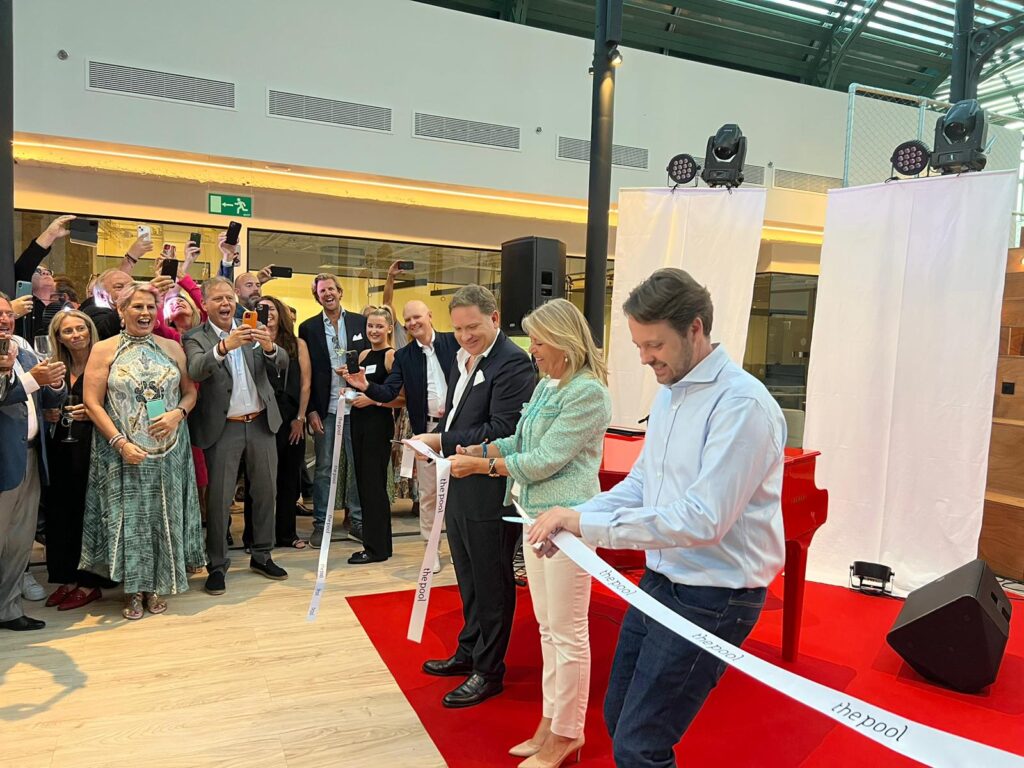 Marbella Mayor Ángeles Muñoz officially opening a coworking space by cutting a ribbon