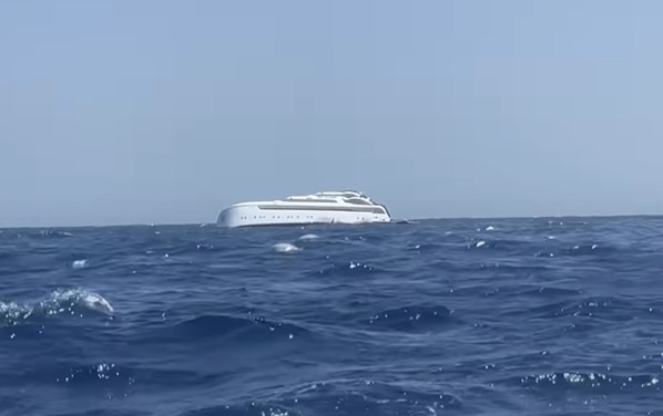 137-foot yacht capsized into the Red Sea