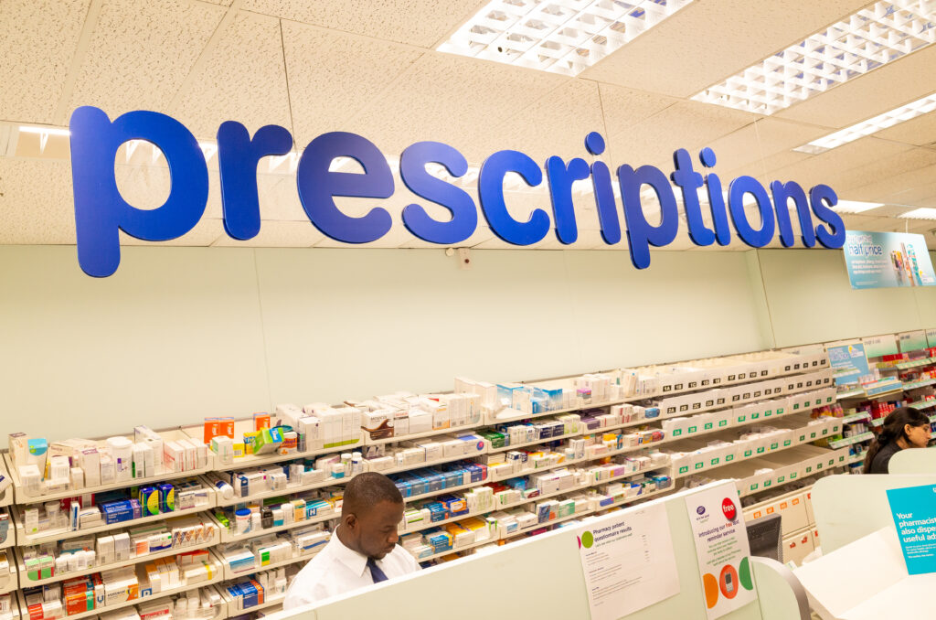 Pharmacies in England to extend prescription service