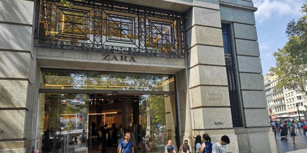 More broken sales and profits records for Inditex clothing chain's first quarter