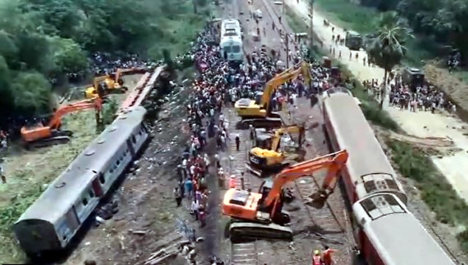 Image of the train crash in India.