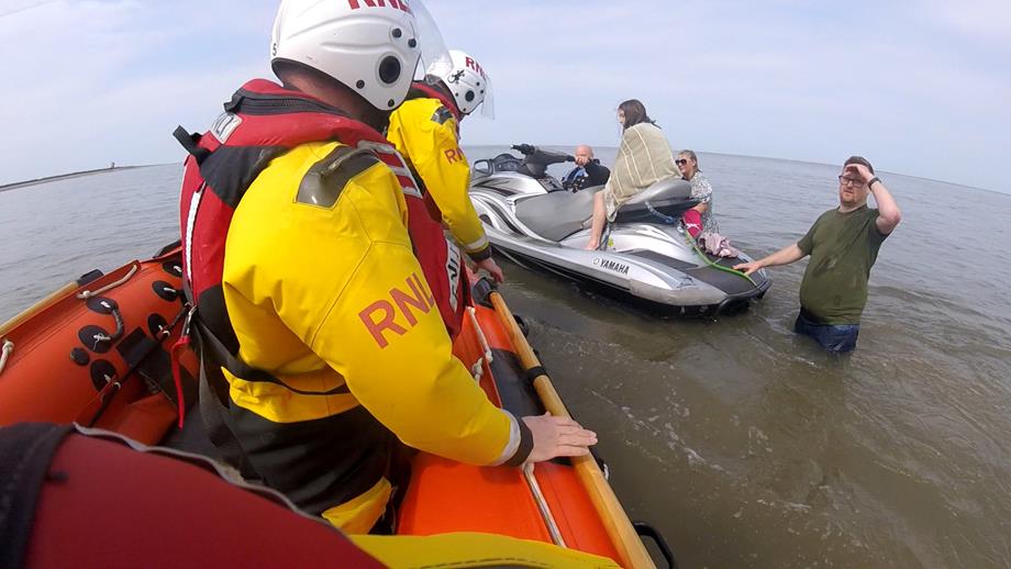 Family saved by public and RNLI