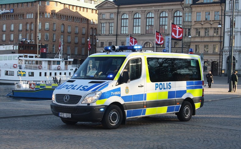 Image of a Swedish police vehicle.