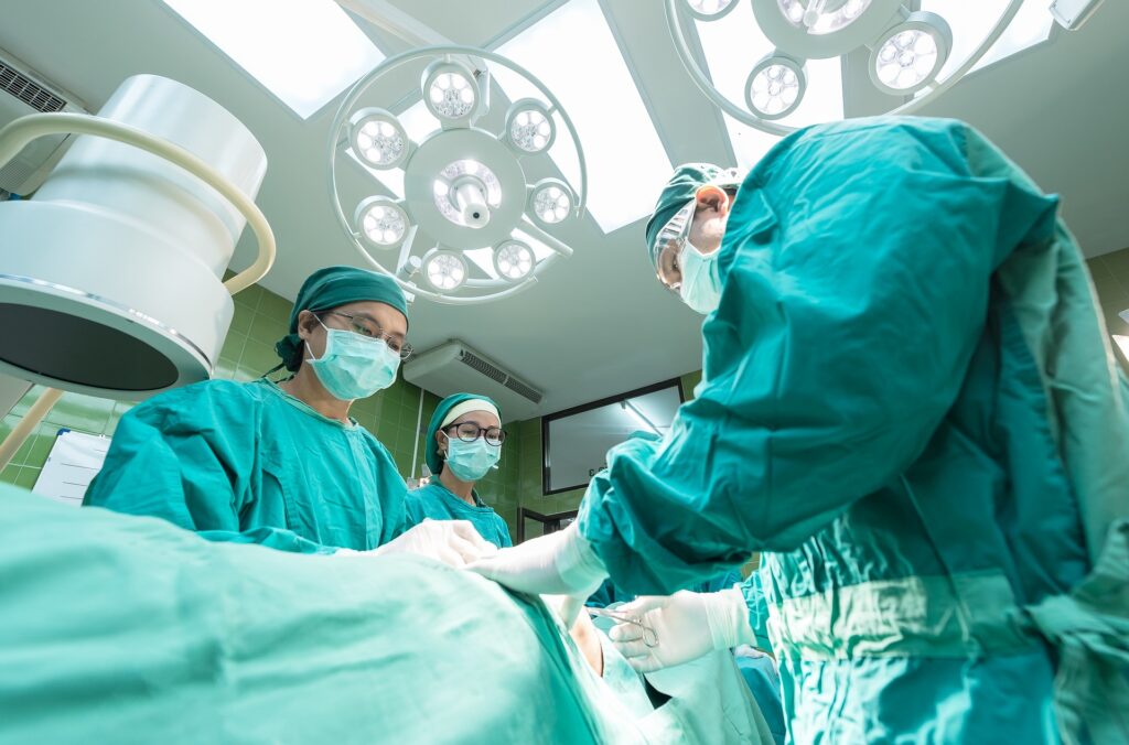 Image of surgeons in an operating room.