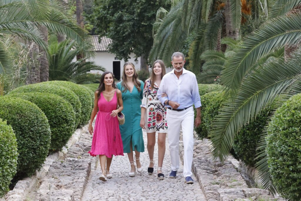 The Spanish Royal Family pose for a photograph