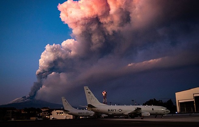 Mount Etna Eruption Closes Airport In Sicily