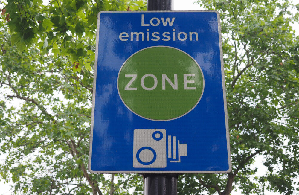 Low,Emission,Zone,Sign,In,London,,Uk